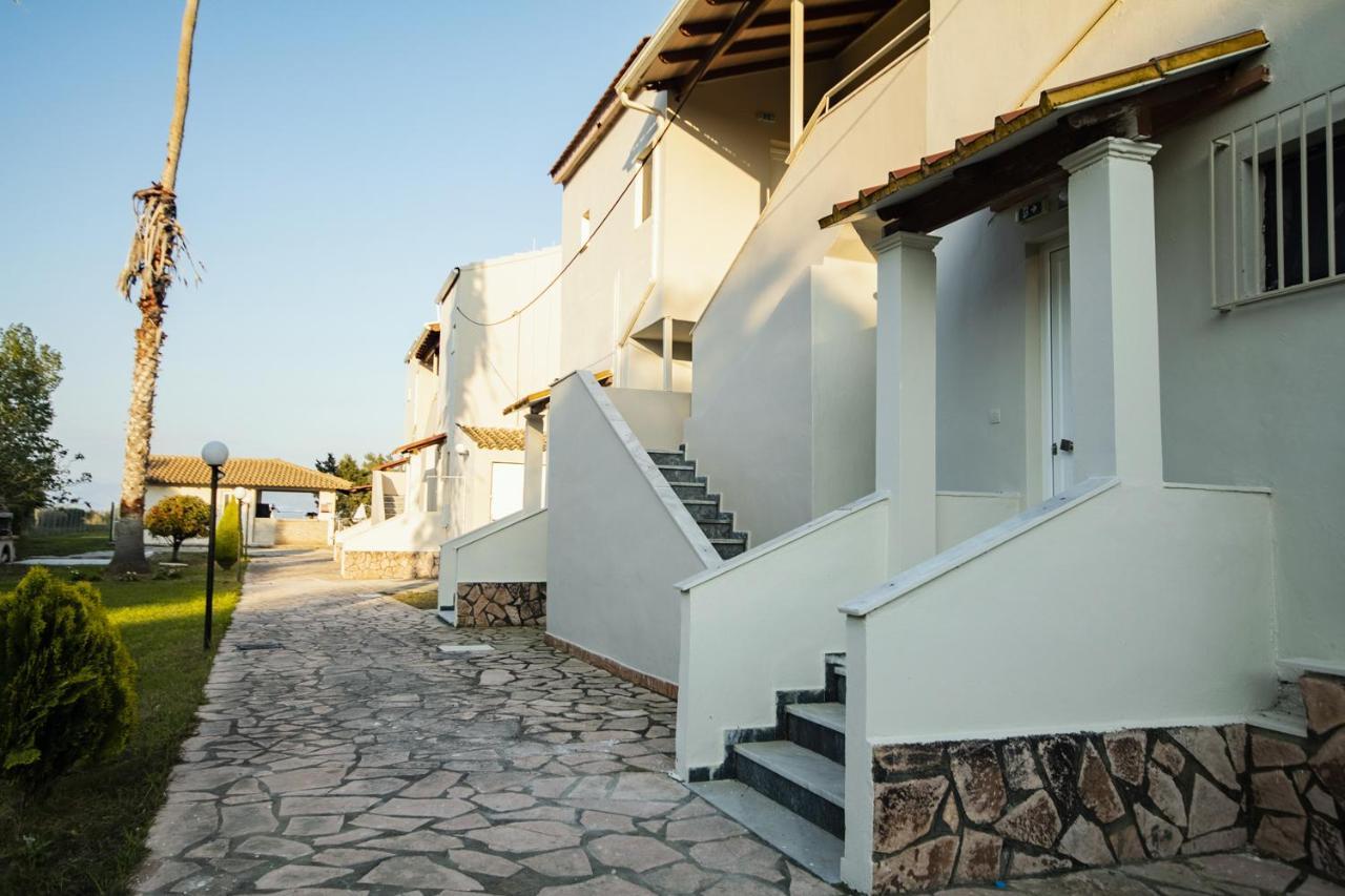Parakladi Seaside Retreat Melikia Luaran gambar
